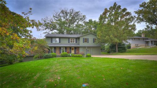 3235 N Susan Dr, Decatur, IL, 62526-1328 | Card Image