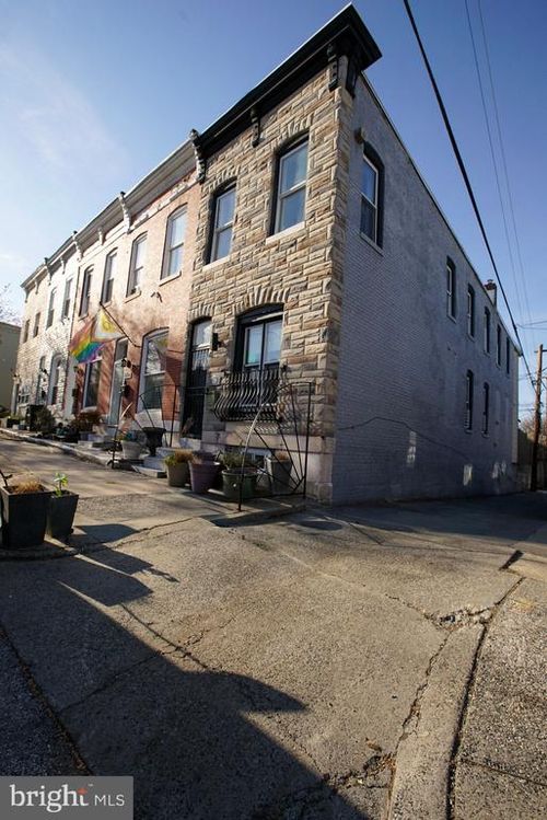 2518 E Fairmount Ave, BALTIMORE, MD, 21224-1133 | Card Image