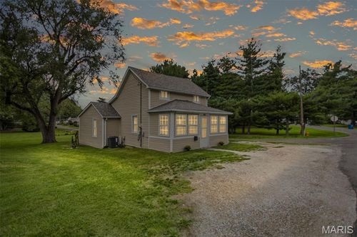 607 Walnut Street, Jerseyville, IL, 62052 | Card Image