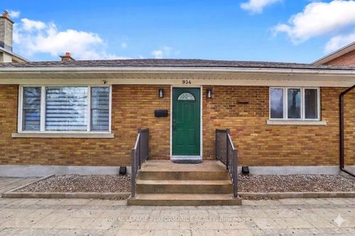 upper-unit-934 Smyth Road, Elmvale Acres and Area, ON, K1G1P6 | Card Image