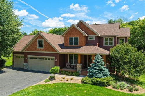 365 English Court Dr, Hudson, WI, 54016-7851 | Card Image