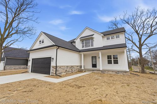 321 Dean St, Milford, MI, 48381-2215 | Card Image