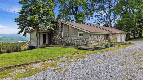 12024 Laurbrow Rd, Soddy Daisy, TN, 37379-7450 | Card Image