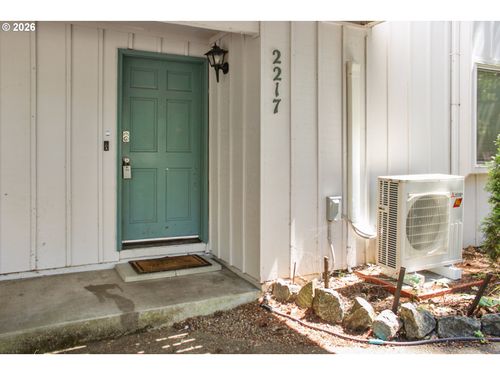 2217 Hawkins Ln, Eugene, OR, 97405-1326 | Card Image