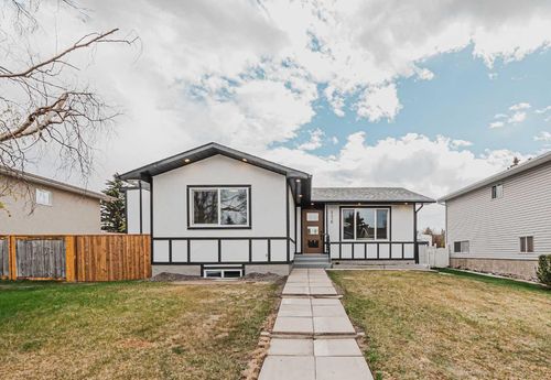 176 Huntchester Cres Ne, Calgary, AB, T2K5E9 | Card Image