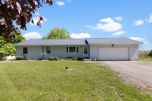 14308 W State Road 81, Brodhead, WI, 53520-8866 | Card Image