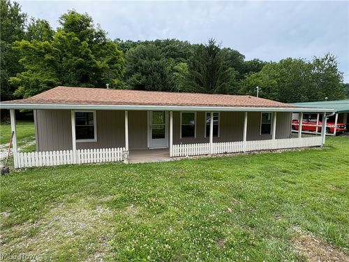 1448 Winding Rd, Parkersburg, WV, 26104-8182 | Card Image