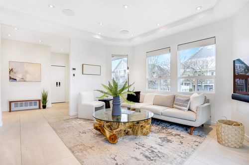 6371 London Rd, Richmond, BC, V7E6V5 | Card Image