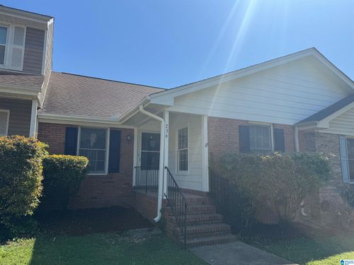 236 Woodberry Ln, VESTAVIA HILLS, AL, 35216-2549 | Card Image