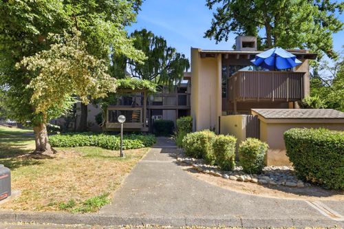 1-2201 Woodside Ln, Sacramento, CA, 95825-7401 | Card Image