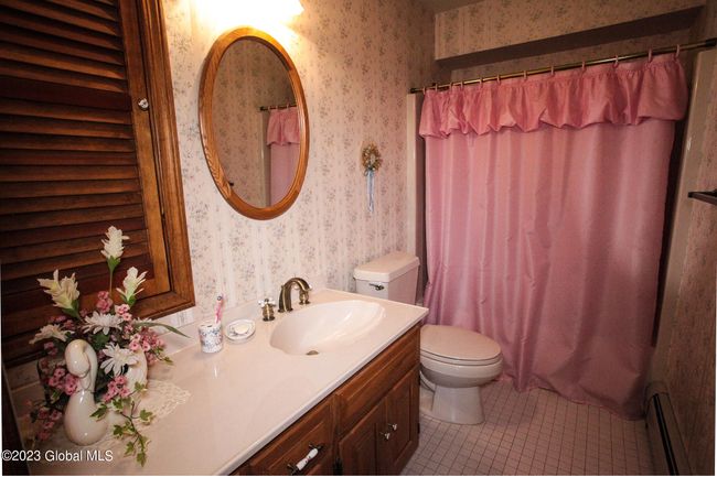 MAIN FULL BATHROOM | Image 45