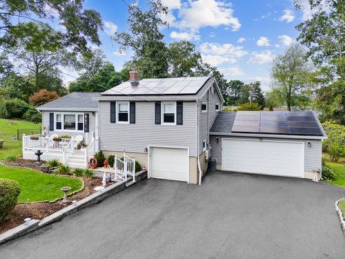 10 Oakdale Rd, Branford, CT, 06405-3919 | Card Image