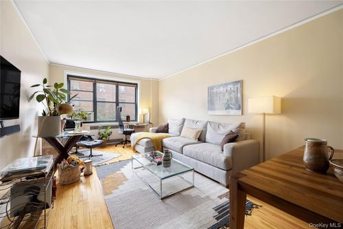 4g-34-41 78th St, Jackson Heights, NY, 11372-2537 | Card Image