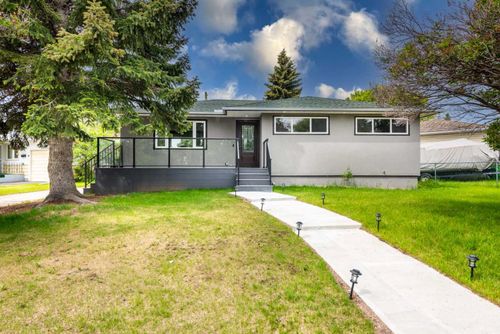 45 Westover Dr Sw, Calgary, AB, T3C2S5 | Card Image