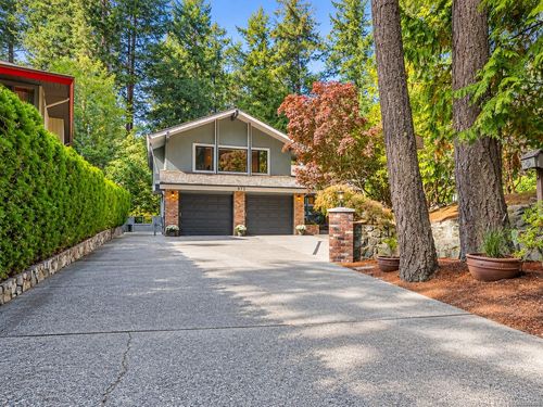 973 Wagonwood Pl, Victoria, BC, V8X4M1 | Card Image