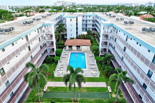 apt-204-4629 Poinciana St, Lauderdale By The Sea, FL, 33308-3549 | Card Image
