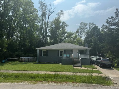 15571 Fenton, Redford, MI, 48239-3527 | Card Image