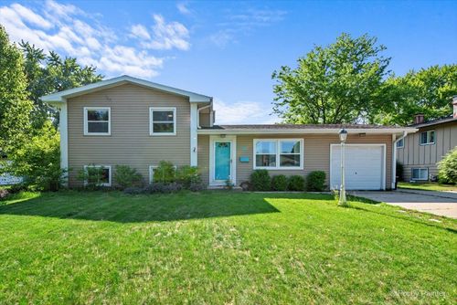 860 Darlington Ln, Crystal Lake, IL, 60014-7851 | Card Image