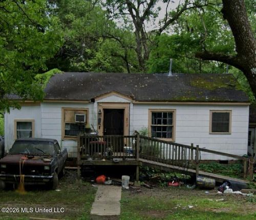 212 Gaylyn Ave, Jackson, MS, 39209-3631 | Card Image