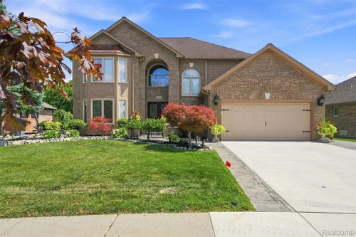 52844 Karon Dr, Macomb, MI, 48042-5600 | Card Image