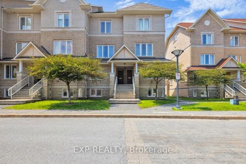 132 Paseo Private, South of Baseline to Knoxdale, ON, K2G4N7 | Card Image