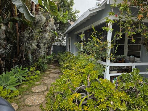 14153 Tiara St, Van Nuys, CA, 91401-3611 | Card Image