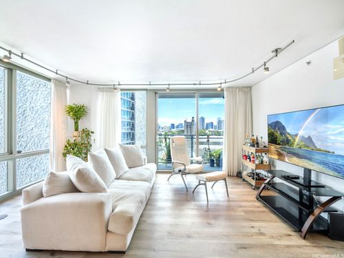 apt-812-1200 Queen Emma St, Honolulu, HI, 96813-6303 | Card Image