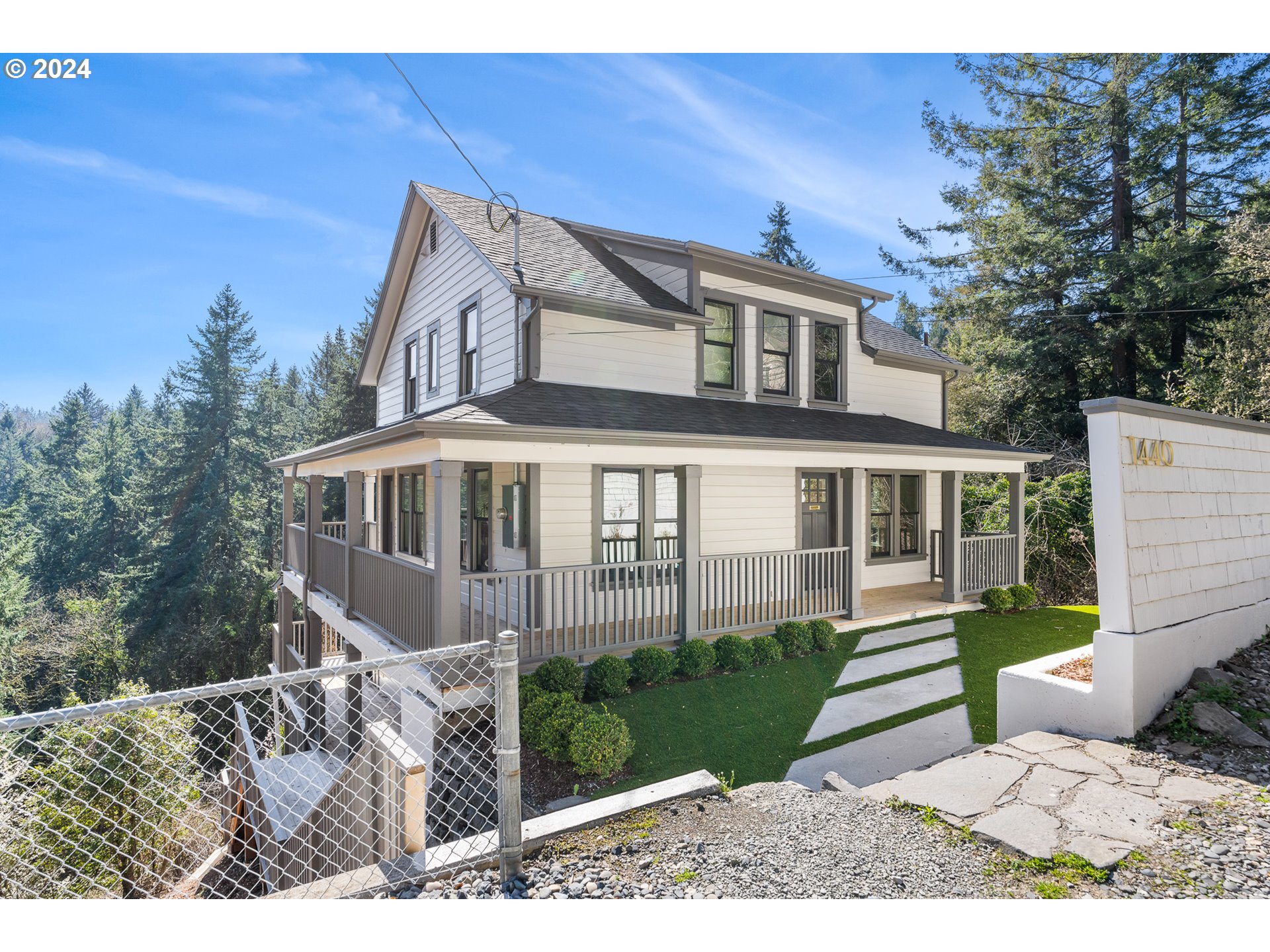 Broadway Dr, Portland, OR 97201