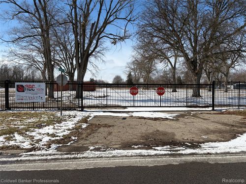 2701 Branch Rd, Flint, MI, 48506-2918 | Card Image