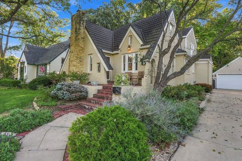 3723 Sleepy Hollow Dr, Wichita, KS, 67208-3262 | Card Image