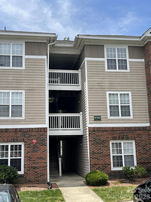9709 Campus Walk Ln, Charlotte, NC, 28262-1904 | Card Image