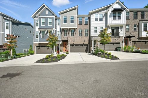 127 Blossom View Dr, Loveland, OH, 45140-9092 | Card Image