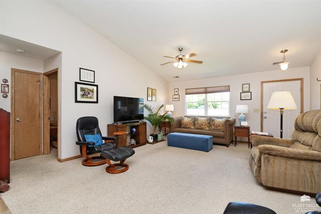 221 Hackberry Ave, House other with 3 bedrooms, 2 bathrooms and null parking in Manhattan KS | Image 5
