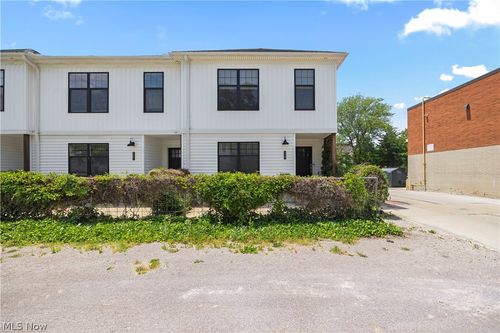 2059 W 34th Pl, Cleveland, OH, 44113-3911 | Card Image