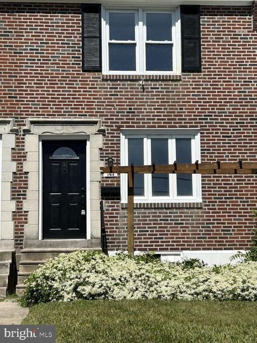 111 W Madison Ave, Clifton Heights, PA, 19018-2519 | Card Image