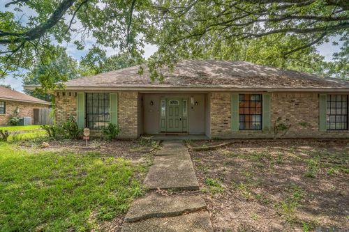 5103 Woodlyn Dr, Baton Rouge, LA, 70816-4756 | Card Image