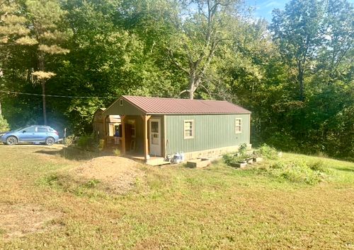 1605 Liberty Rd, Camden, TN, 38320-6012 | Card Image