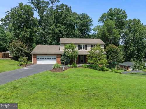 11608 Helmont Dr, Oakton, VA, 22124-1219 | Card Image