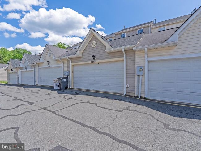 22937 Whitehall Ter, Townhouse with 4 bedrooms, 3 bathrooms and null parking in STERLING VA | Image 24