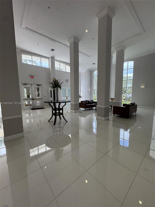 114-9725 Nw 52nd St, Doral, FL, 33178-2077 | Card Image