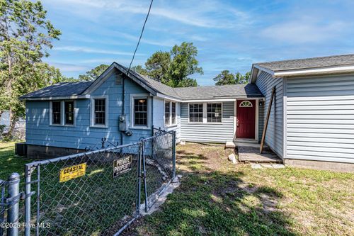 105 Queens Rd, Jacksonville, NC, 28540-5517 | Card Image