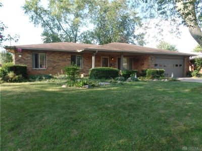 304 Highland Drive, House other with 3 bedrooms, 2 bathrooms and null parking in Englewood OH | Image 2