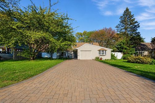 201 Serpentine Ln, Islandia, NY, 11749-1647 | Card Image