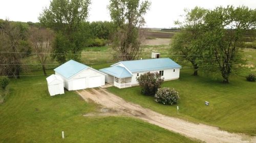 5685 40th St, Riceville, IA, 50466-6616 | Card Image