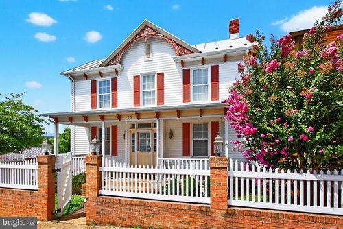 123 E Main St, LURAY, VA, 22835-1365 | Card Image