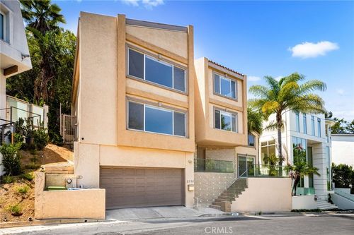 3751 Prestwick Dr, Los Angeles, CA, 90027 | Card Image
