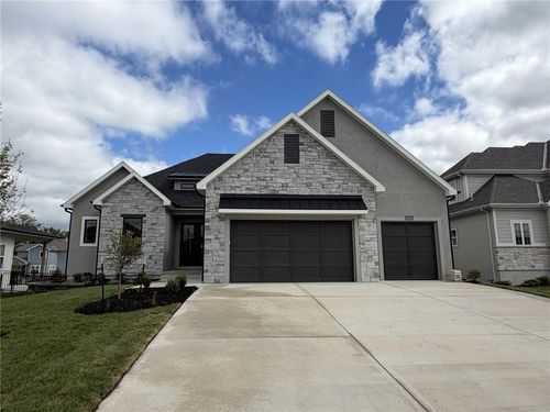 18461 Pawnee Ln, Overland Park, KS, 66085-4302 | Card Image