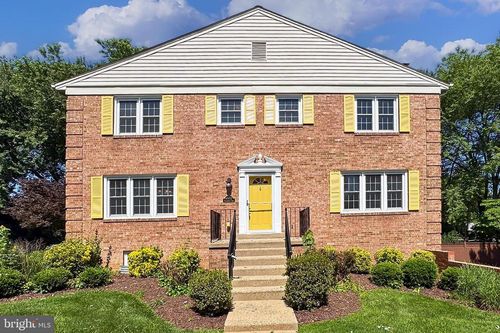 6572 Flagmaker Ct, Falls Church, VA, 22042-2201 | Card Image