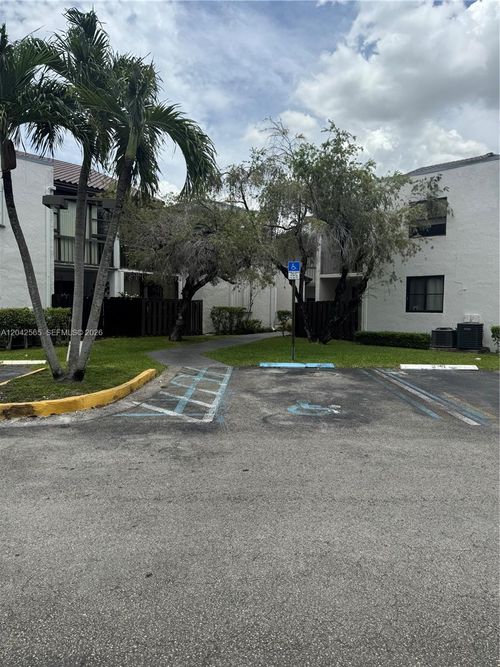 105-33-9429 Fontainebleau Blvd, Miami, FL, 33172-7511 | Card Image