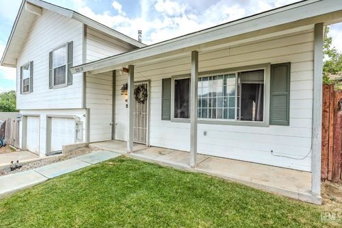 22510 Eagle Way, Tehachapi, CA, 93561-8212 | Card Image
